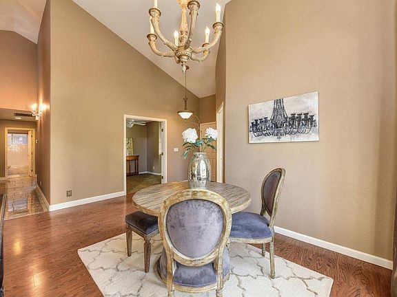 4th image of 3050 Courtside Dr