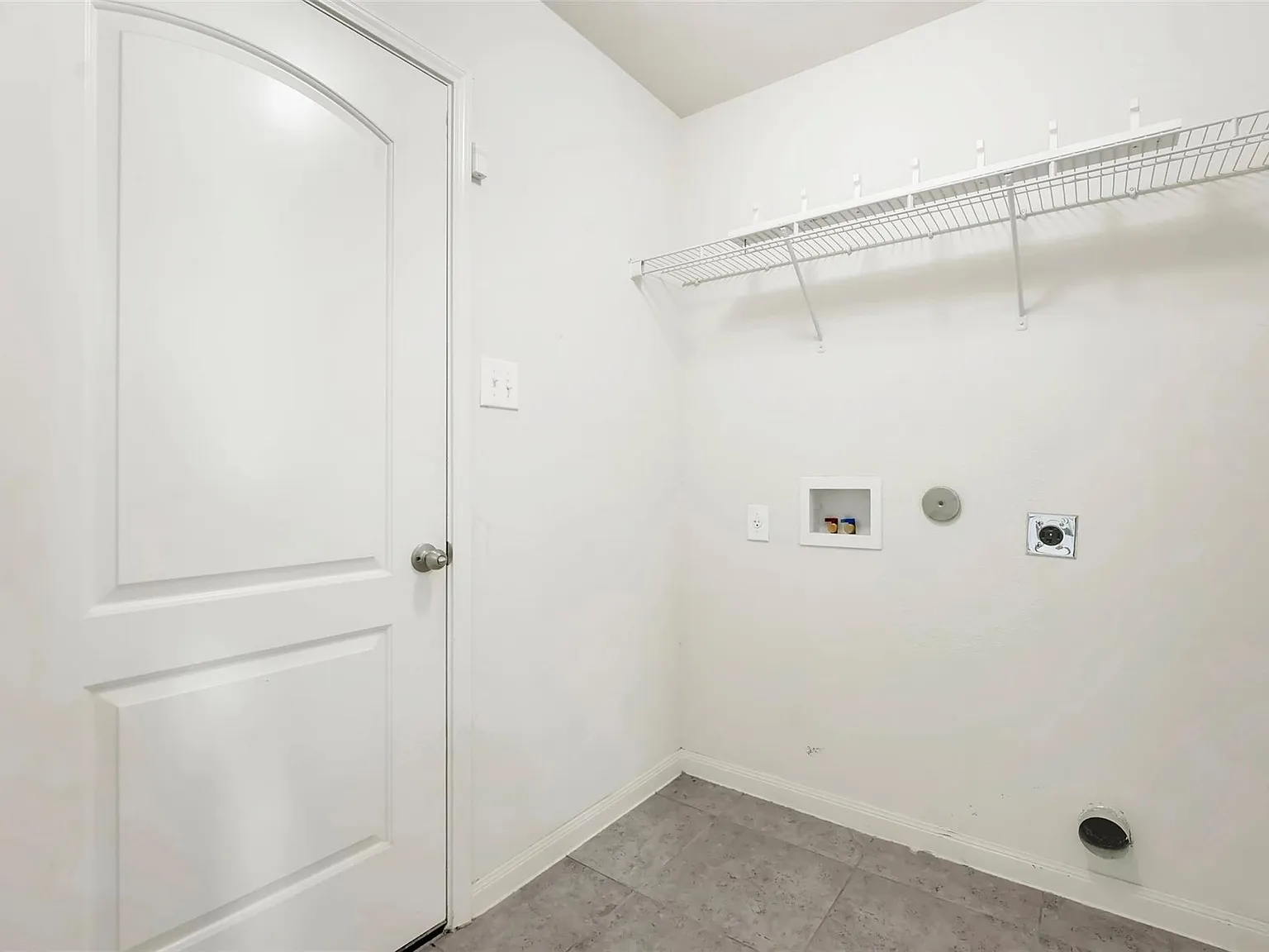 4 bed, 1658 sqft, $2,200 — Photo 3