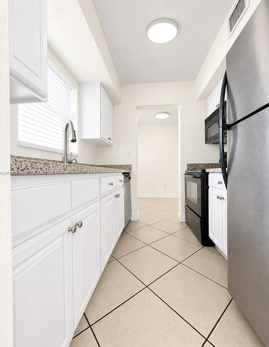 8475 SW 94th St — Photo 4