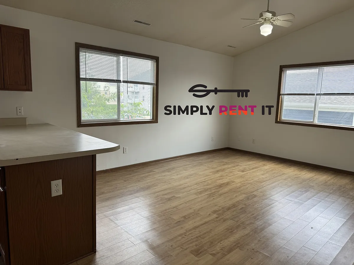 Photo 2 of 16 - 4549 Steinbeck St #3 - Ames, IA Building Photo - 4549 Steinbeck St #3