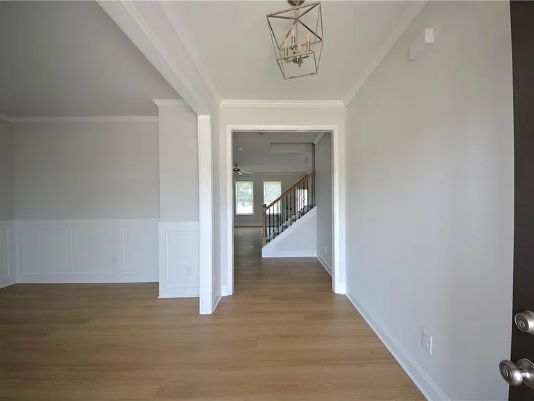 547 Hellen Valley Dr — Photo 12
