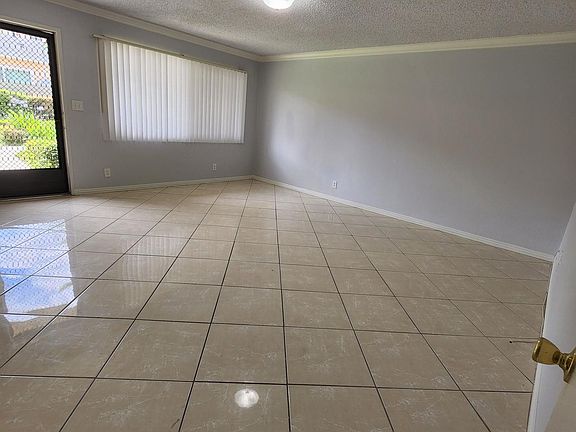 3rd image of 612 N Chandler Ave APT C