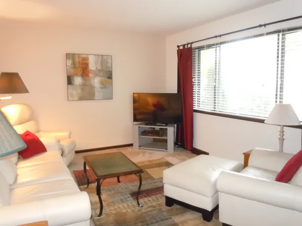 254 Bayberry Ln, Fond Du Lac, WI 54935