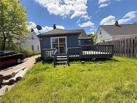 5th image of 13701 Maple Leaf Dr