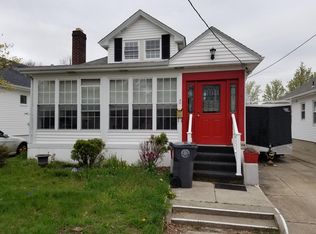 7 Griswold Ave, Cranston, RI 02910