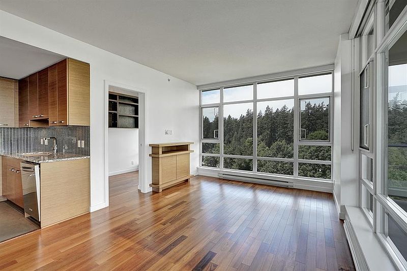 Burnaby Apartment for rent - 2 Bedrooms — photo 2