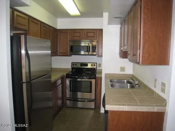 1810 E Blacklidge Dr APT 412, Tucson, AZ 85719