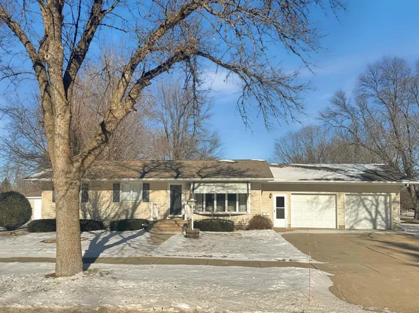 3085 30th St, Slayton, MN 56172