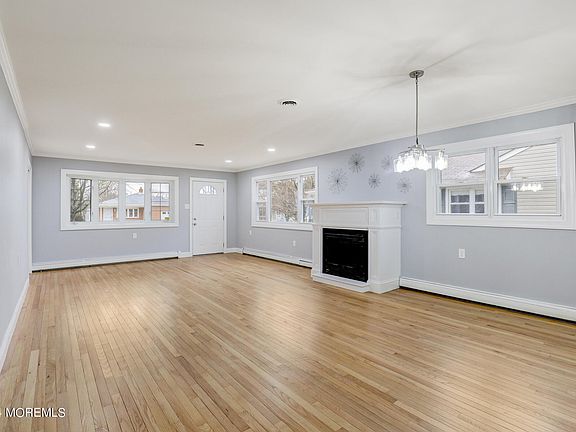 4th image of 333 Barbados Drive
