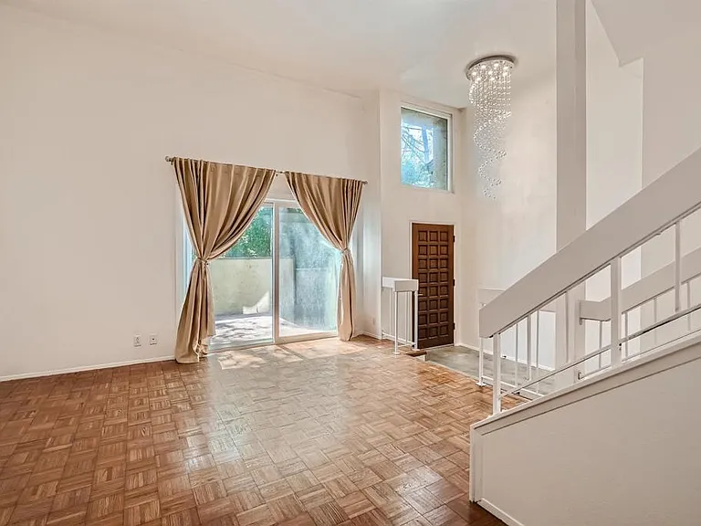 3253 Caminito Eastbluff — Photo 7