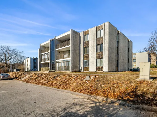 30 Skyline Dr APT 6, Braintree, MA 02184
