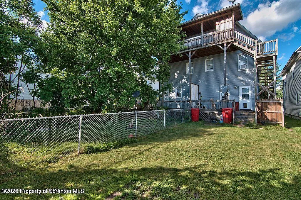 2 bed, 1.0 bath, 800 sqft, $1,200 — Photo 3