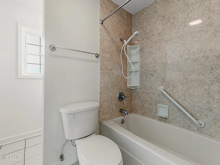 633 Keller St — Photo 14
