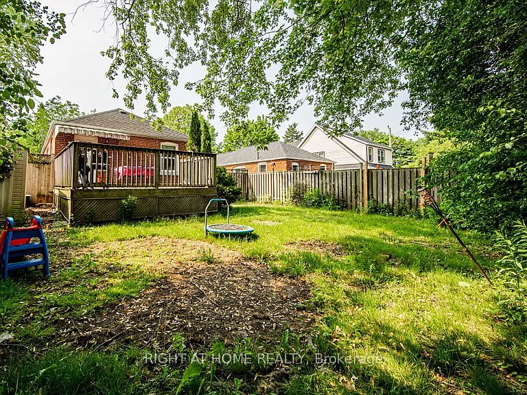 32 Florens Ave — Photo 6