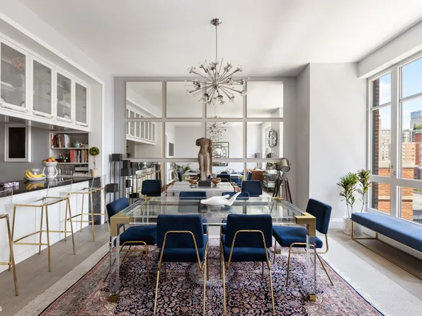 200 East 95th Street image 5 of 28