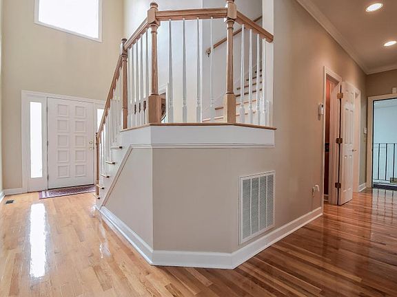 2759WaterpointeCirEntry2