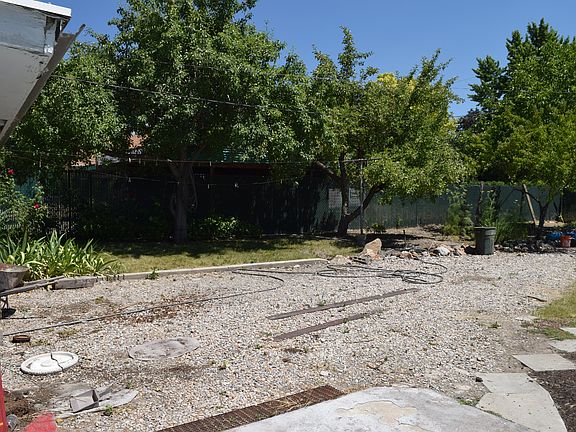 5th image of 1395 W Gillespie Ave