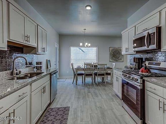 5th image of 3842 Caspian Rd