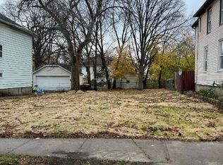 920 S Chicago Ave, Freeport, IL 61032