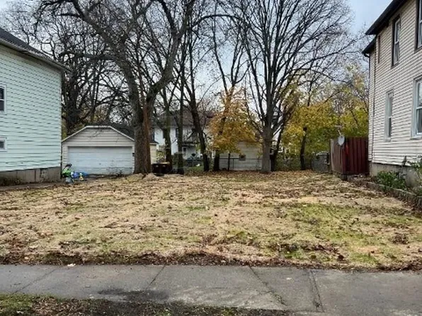 920 S Chicago Ave, Freeport, IL 61032