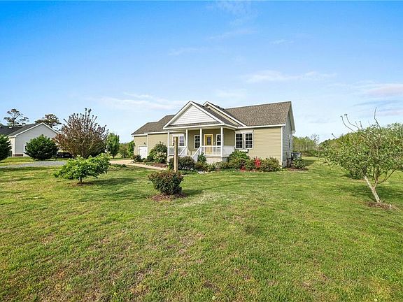 3rd image of 973 Waterlily Rd