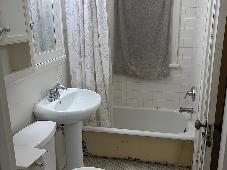 1200 Grand Ave #3 — Photo 10