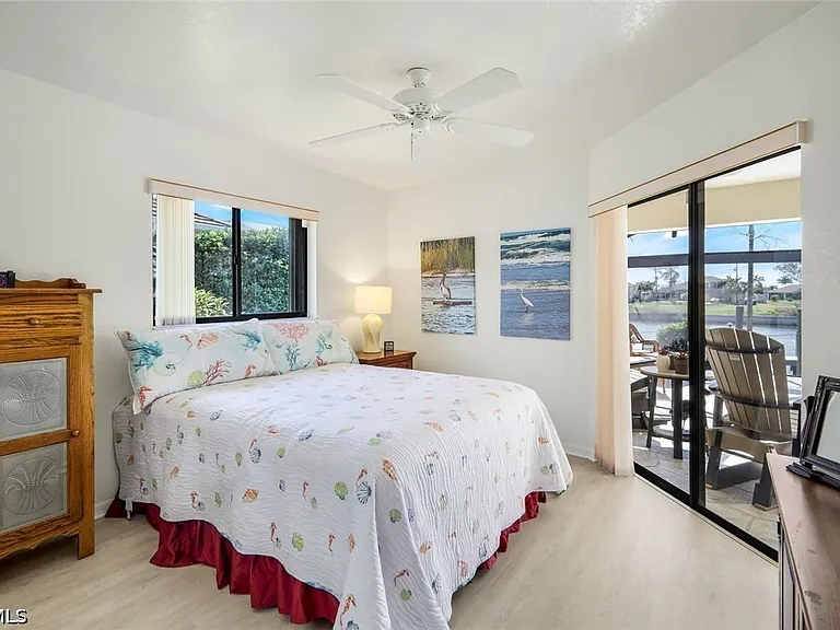 2556 SW 28th Pl — Photo 20