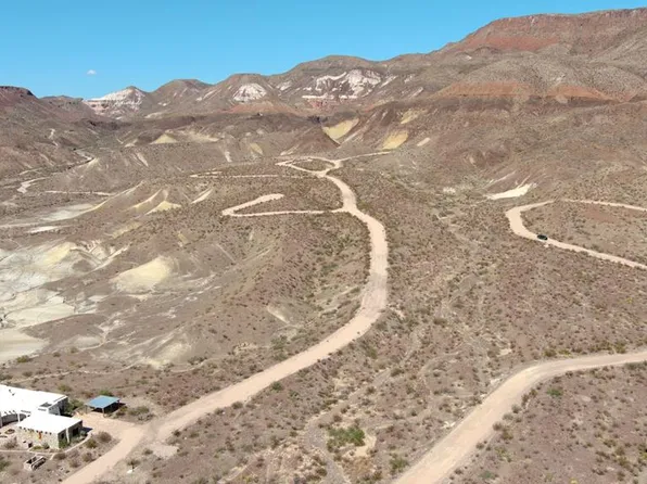 8 Mesa Vista St, Terlingua, TX 79852