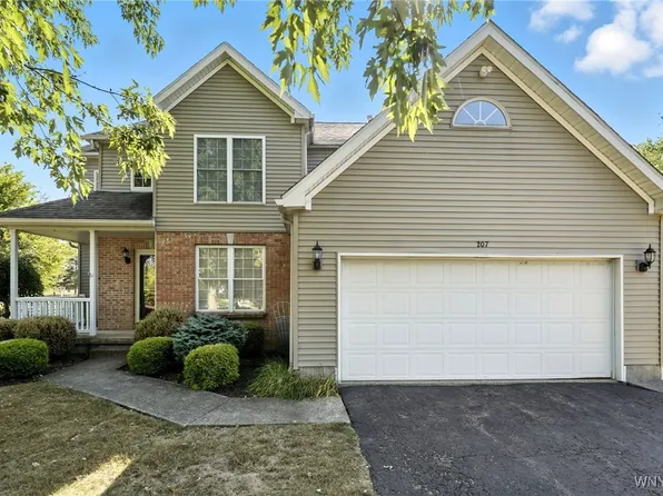 207 Siebert Rd, Lancaster, NY 14086