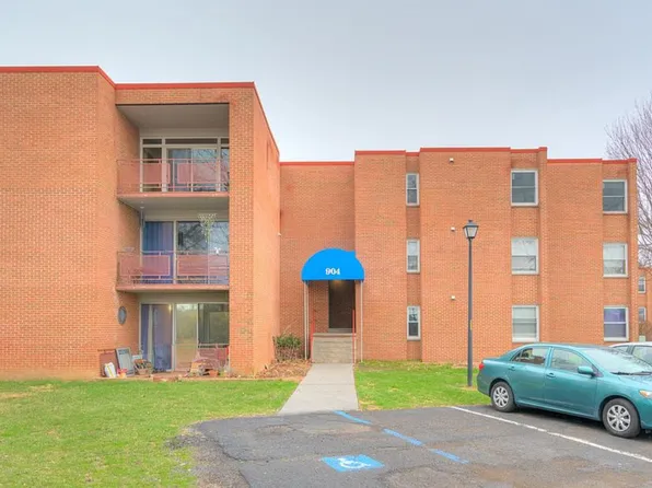 900 Brightwood Manor Dr APT 2, Blacksburg, VA 24060