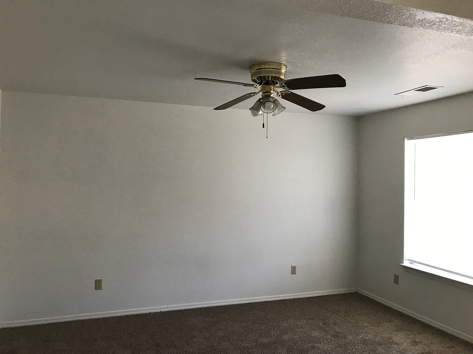 3 bed, 1553 sqft, $2,000 — Photo 2