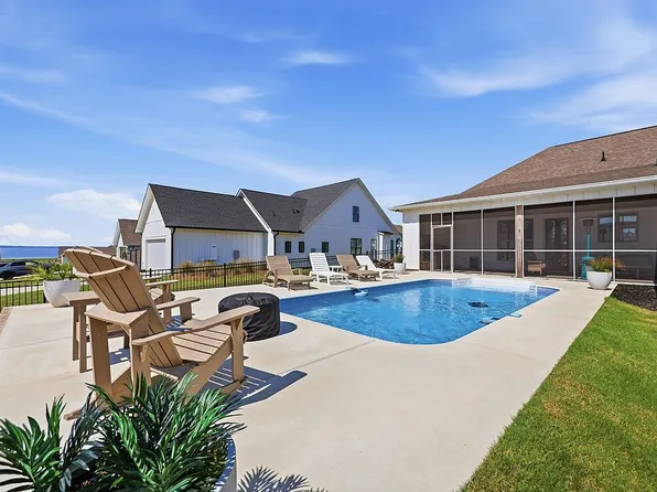 1001 Crepe Myrtle Dr, Brandon, MS 39047