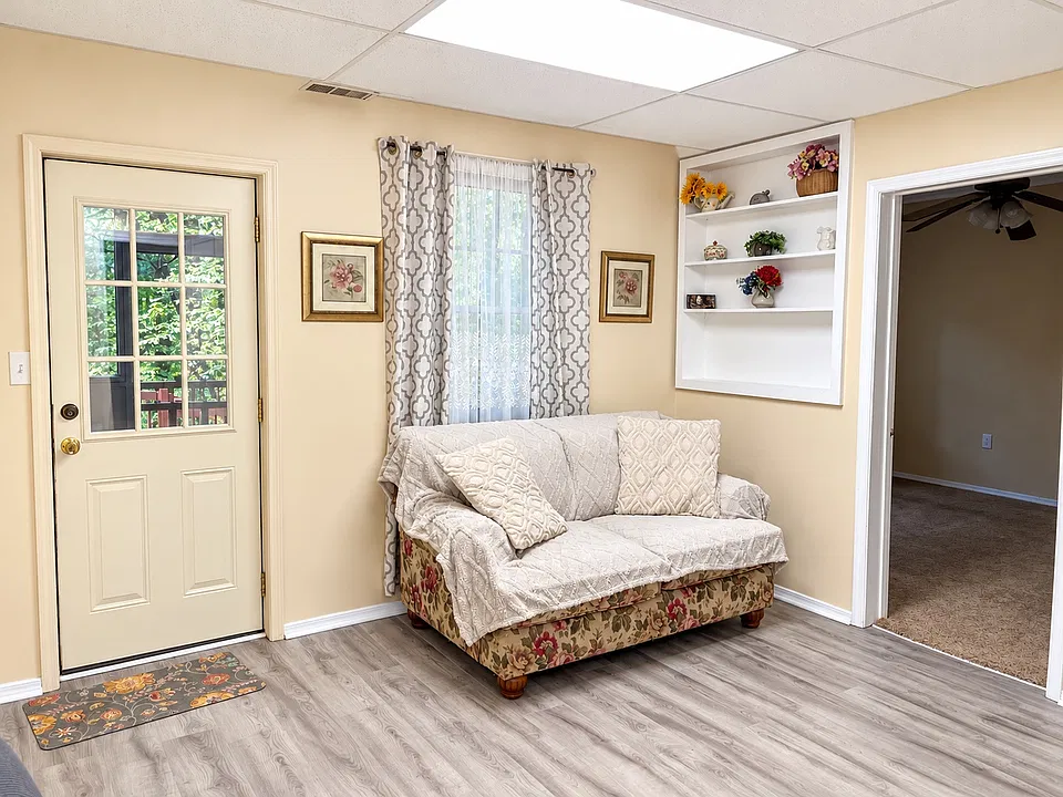 Dunmovin Dr NW