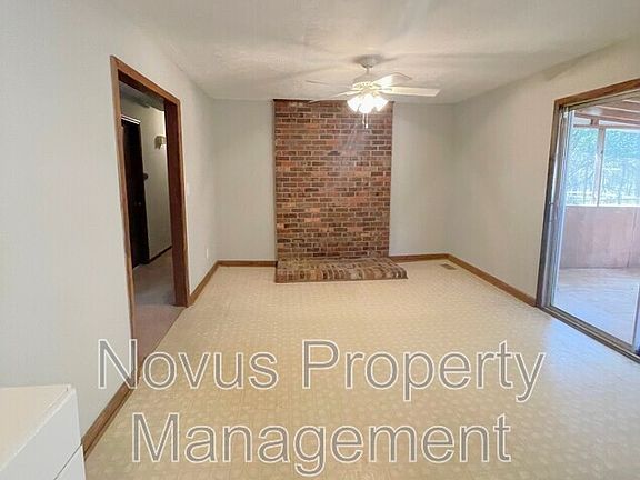 5th image of 1427 Pineview Cir