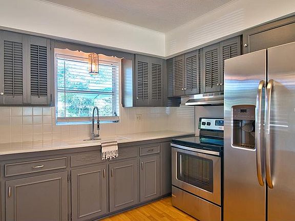 2nd image of 3407 S Gardenia Ave
