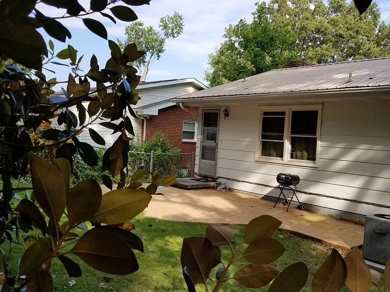 1725 S Forest Dr — Photo 16