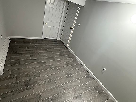 3rd image of 21 Don St
