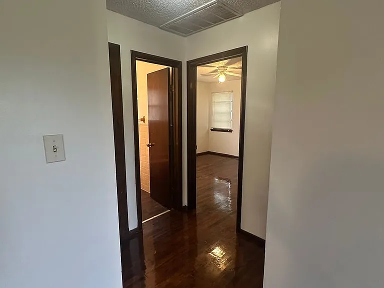 3300 S Post Rd — Photo 32
