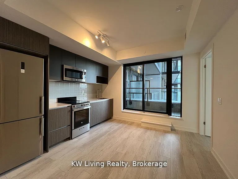 799 The Queensway #605 — Photo 12