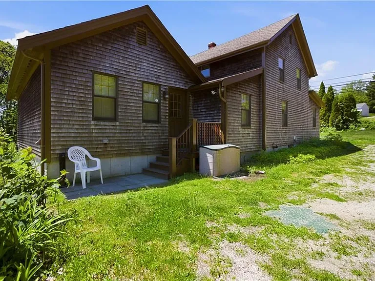 1861 E Main Rd — Photo 28