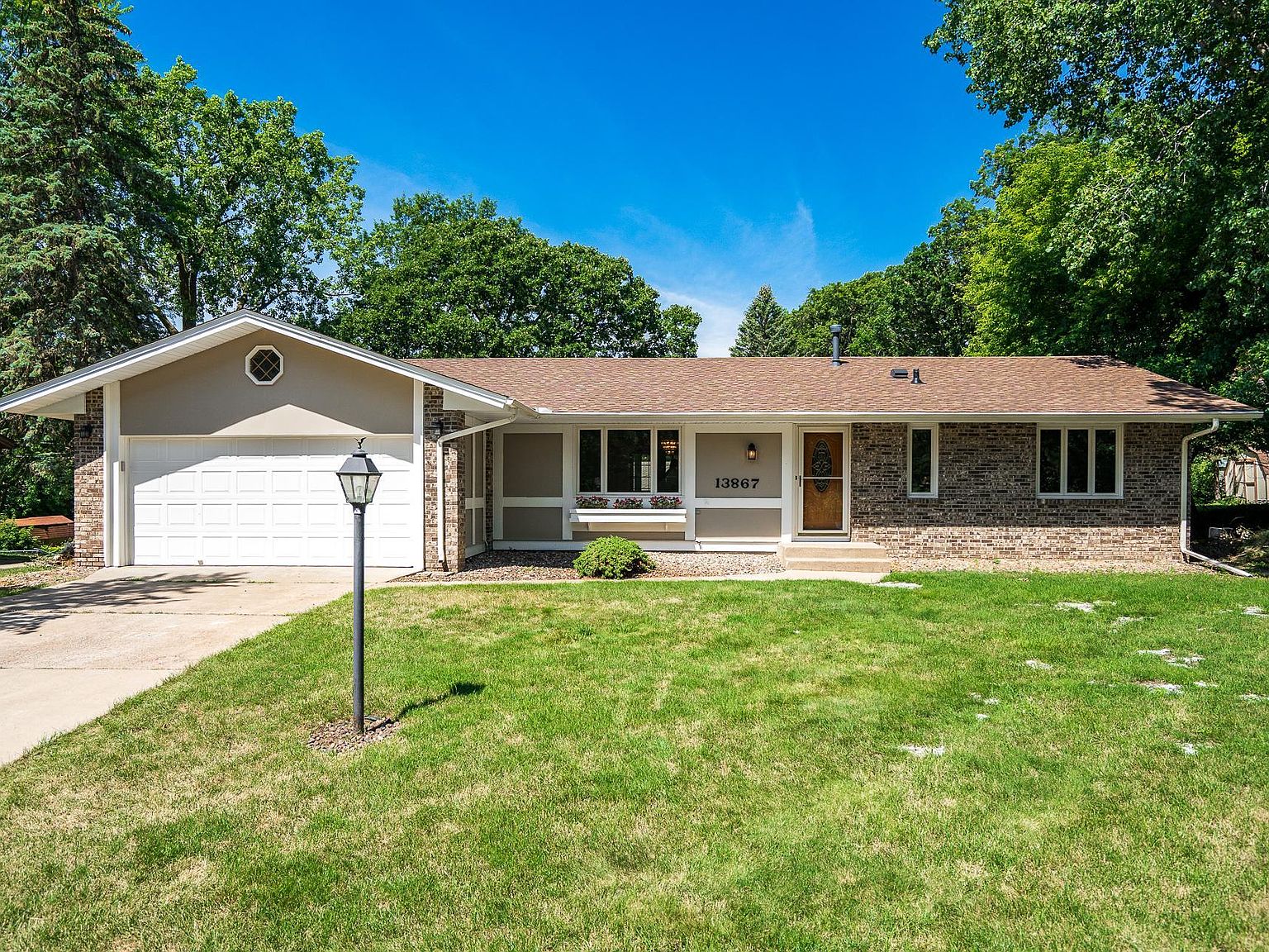 13867 Gladiola Way, Apple Valley, MN 55124 Zillow