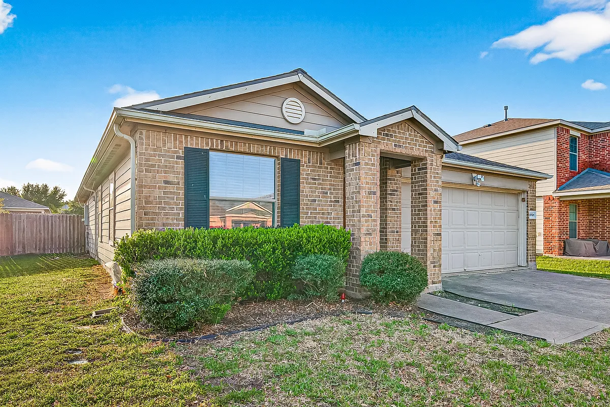 Building Photo - 2731 Roaring Oaks Ln