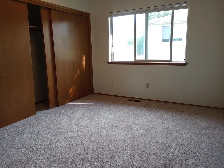 2232 & 2234 Yew St — Photo 8