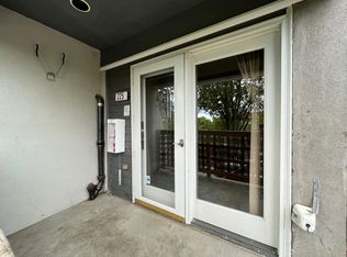 225 SW Whitaker St APT A, Portland, OR 97239