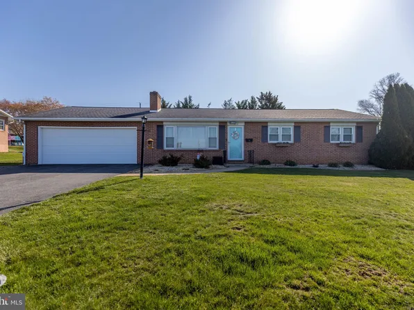 124 Hillside Dr, Fayetteville, PA 17222