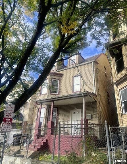 1st image of 123 Seymour Avenue