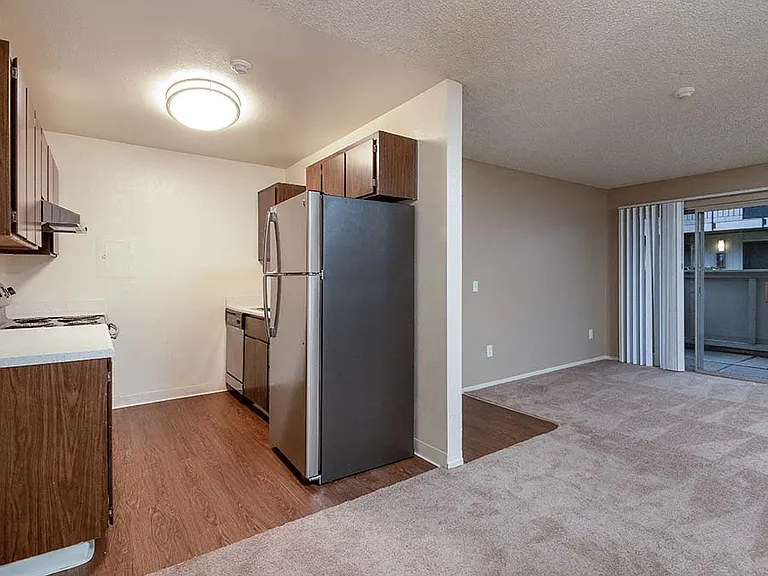 PARK CLUB APARTMENTS — Photo 9