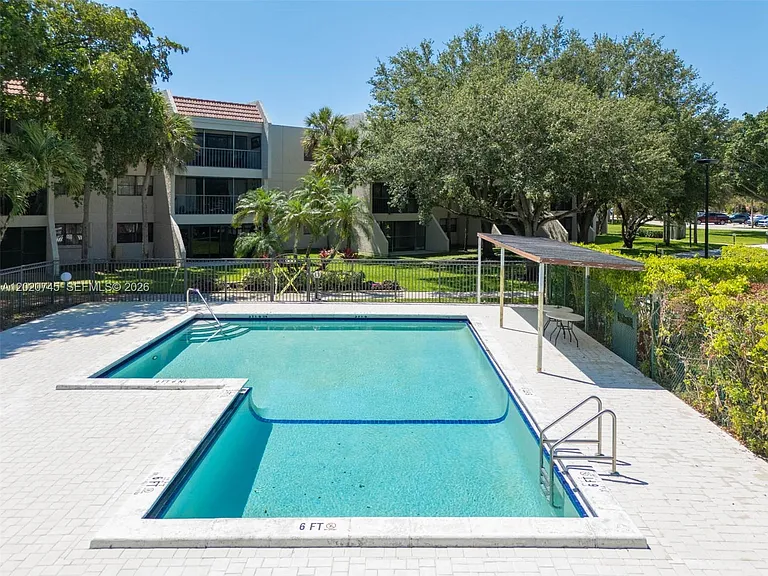 200 Lakeview Dr #211 — Photo 34