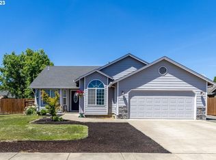1065 N 1st St, Creswell, OR 97426