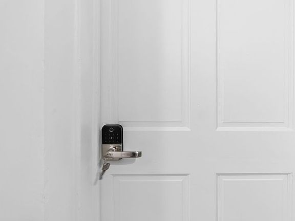 4th image of 499 Boulevard St #497A
